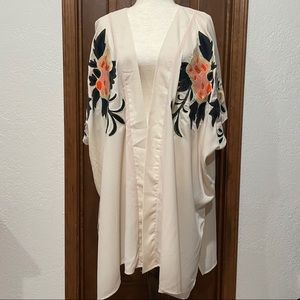 NWOT Gibson Latimer Ivory Embroidered Kimono Style Jacket Sz L (OVERSIZED!)